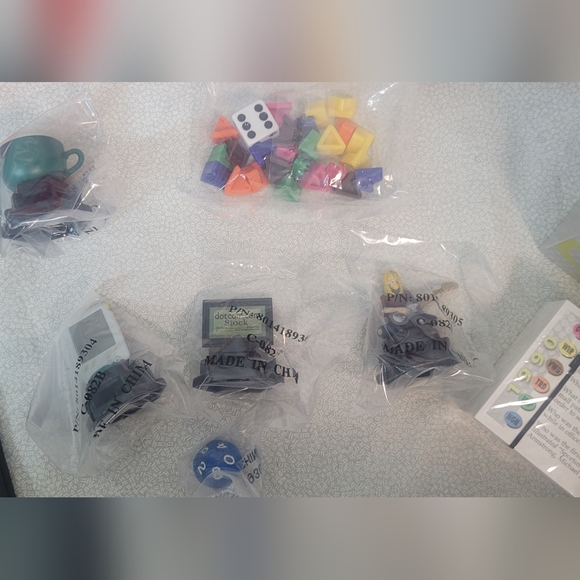 NEW(ISH) Trivial Pursuit 90s Time Capsule Edition Board Game 100% Complete - Picture 6 of 13